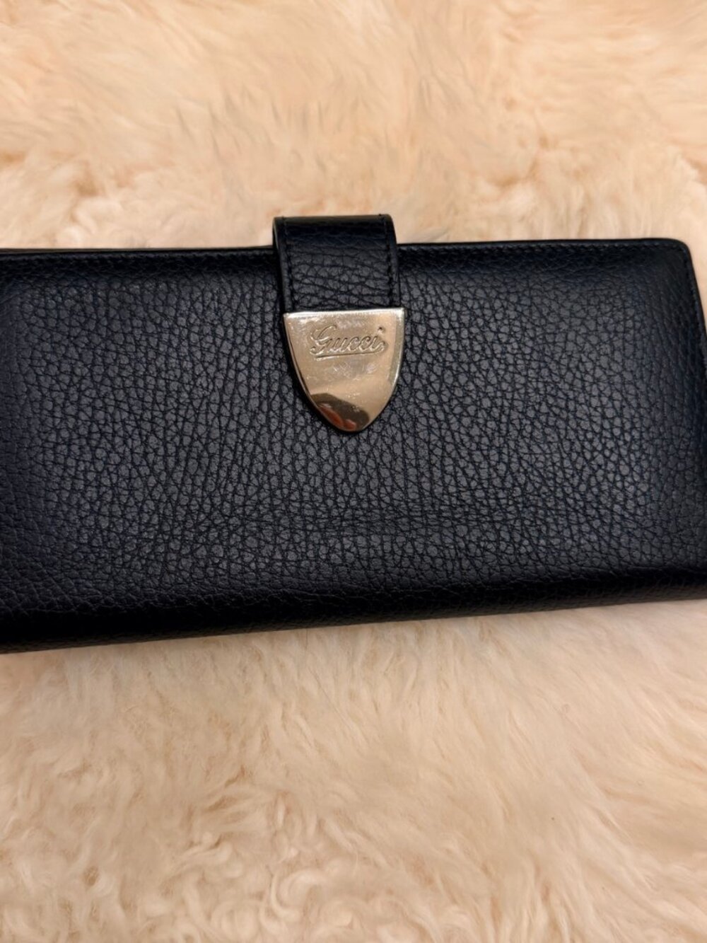 Gucci Black Pebbled Leather Crest Clasp Continental Long Wallet